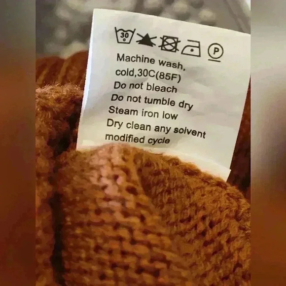 Cupshe Pumpkin cable knit sweater | balloon sleeves | Size Small - Picture 5 of 6